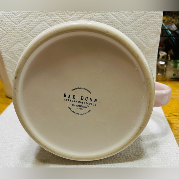 Rae Dunn nwot BEST MOM decorative tea pot 6” tall with lid. New condition - Picture 4 of 5